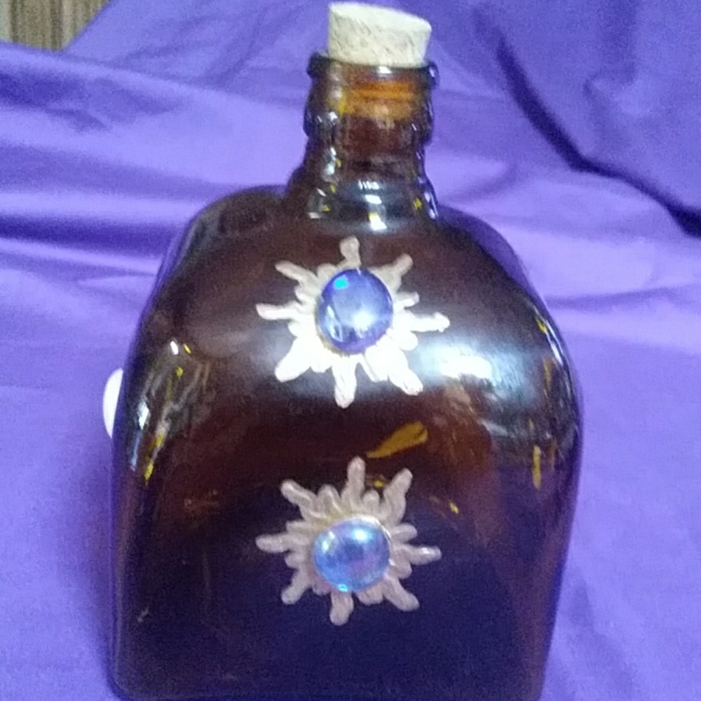 Liqueur decanter